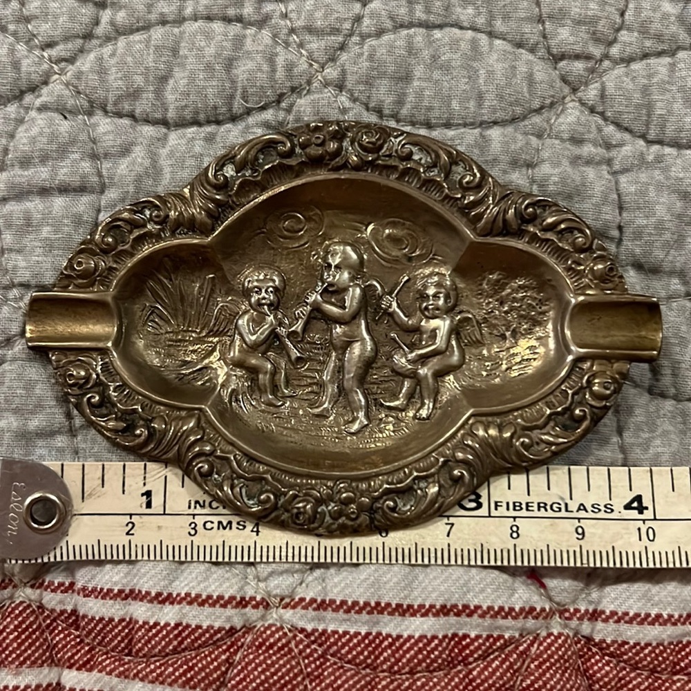 Antique Germany 800 silver Cupid cherubs ashtray 4” x 2.5”